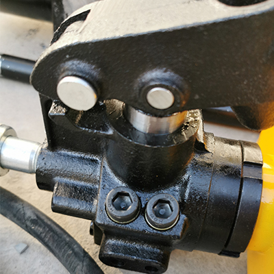 YQA-24分體式液壓擠孔機細節(jié)