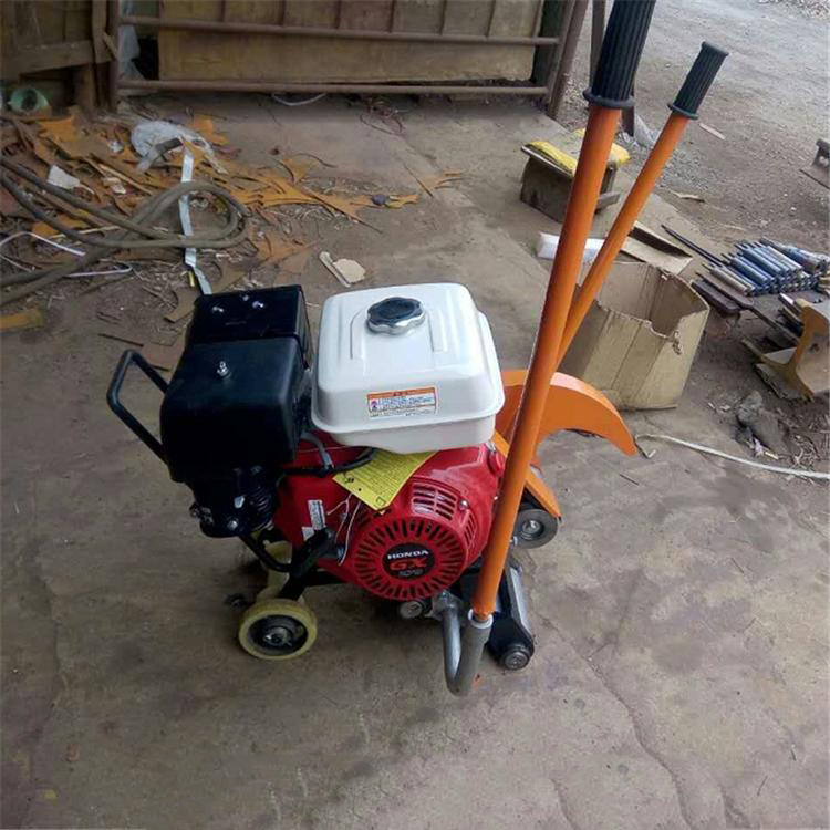 鋼軌鋸軌機(jī)實(shí)物圖3