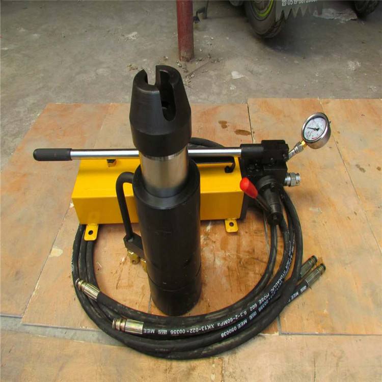 MS型錨索張拉機(jī)具實(shí)物圖2