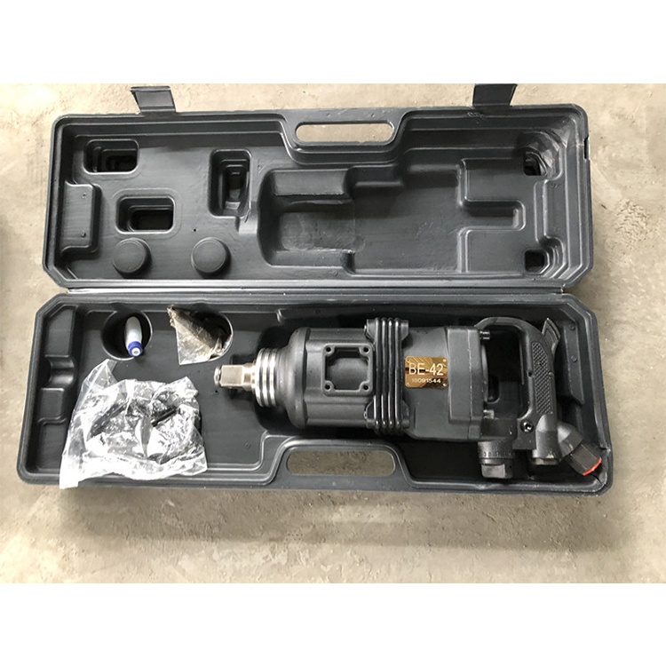 BE56氣動(dòng)扳手實(shí)物圖2