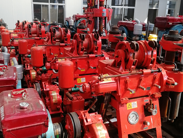 GK-180液壓地質(zhì)勘探鉆機(jī)實(shí)物圖3